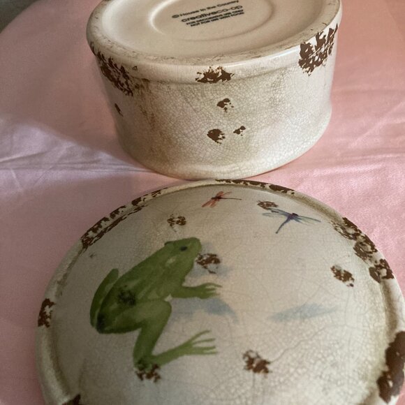 Creative Co-op frog and dragonfly dish with lid - Picture 3 of 7
